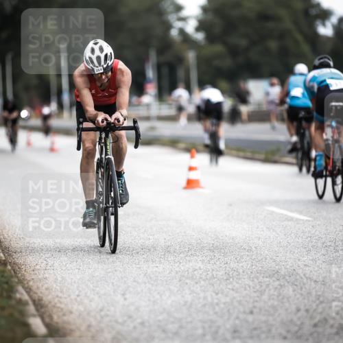 16.08.2026 - KN Förde Triathlon 2026 H.Heesch http://msf.ph/oto/9976588 16.08.2026 11:18:48 Radfahren 354, 429 meine-sportfotos.de