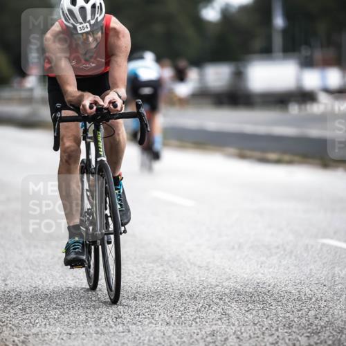 16.08.2026 - KN Förde Triathlon 2026 H.Heesch http://msf.ph/oto/9976601 16.08.2026 11:18:48 Radfahren 354, 429 meine-sportfotos.de