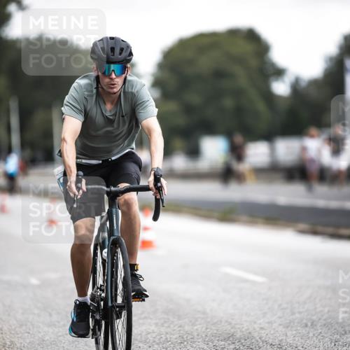 16.08.2026 - KN Förde Triathlon 2026 H.Heesch http://msf.ph/oto/9976629 16.08.2026 11:18:57 Radfahren 310, 312, 356, 384, 425 meine-sportfotos.de
