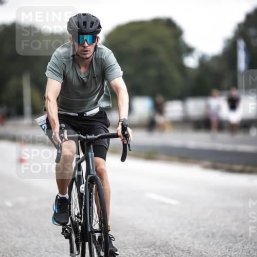 16.08.2026 - KN Förde Triathlon 2026 H.Heesch http://msf.ph/oto/9976632 16.08.2026 11:18:57 Radfahren 310, 312, 356, 384, 425 meine-sportfotos.de