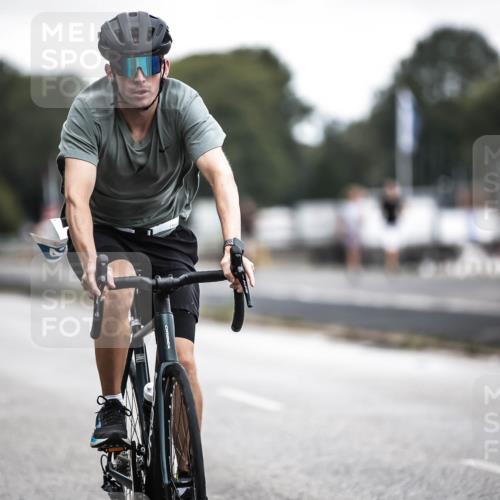 16.08.2026 - KN Förde Triathlon 2026 H.Heesch http://msf.ph/oto/9976635 16.08.2026 11:18:57 Radfahren 310, 312, 356, 384, 425 meine-sportfotos.de