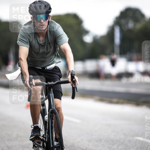 16.08.2026 - KN Förde Triathlon 2026 H.Heesch http://msf.ph/oto/9976636 16.08.2026 11:18:57 Radfahren 310, 312, 356, 384, 425 meine-sportfotos.de