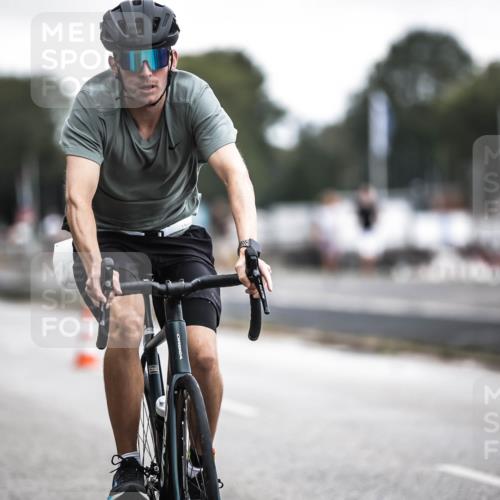 16.08.2026 - KN Förde Triathlon 2026 H.Heesch http://msf.ph/oto/9976637 16.08.2026 11:18:57 Radfahren 310, 312, 356, 384, 425 meine-sportfotos.de