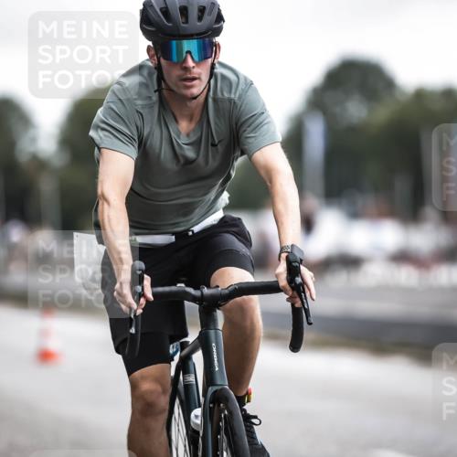 16.08.2026 - KN Förde Triathlon 2026 H.Heesch http://msf.ph/oto/9976641 16.08.2026 11:18:57 Radfahren 310, 312, 356, 384, 425 meine-sportfotos.de