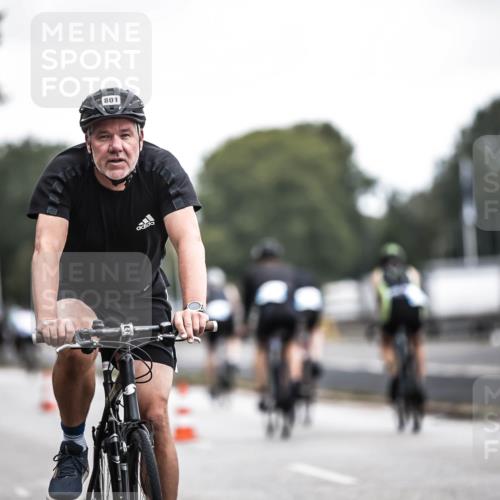 16.08.2026 - KN Förde Triathlon 2026 H.Heesch http://msf.ph/oto/9976715 16.08.2026 11:19:26 Radfahren 305, 305, 346, 351, 377, 801 meine-sportfotos.de