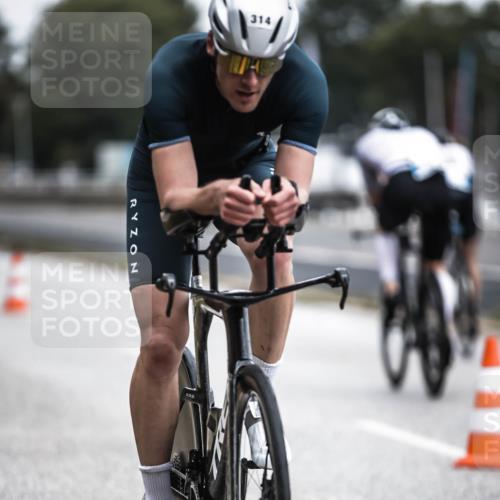 16.08.2026 - KN Förde Triathlon 2026 H.Heesch http://msf.ph/oto/9976900 16.08.2026 11:20:05 Radfahren 314, 315, 325, 329, 368, 390, 439 meine-sportfotos.de