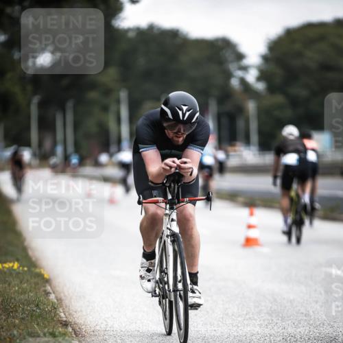 16.08.2026 - KN Förde Triathlon 2026 H.Heesch http://msf.ph/oto/9976905 16.08.2026 11:20:11 Radfahren 311, 325 meine-sportfotos.de