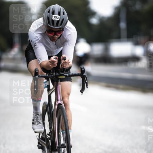 16.08.2026 - KN Förde Triathlon 2026 H.Heesch http://msf.ph/oto/9977055 16.08.2026 11:21:01 Radfahren 316, 353, 364, 379, 386, 410, 411, 430 meine-sportfotos.de