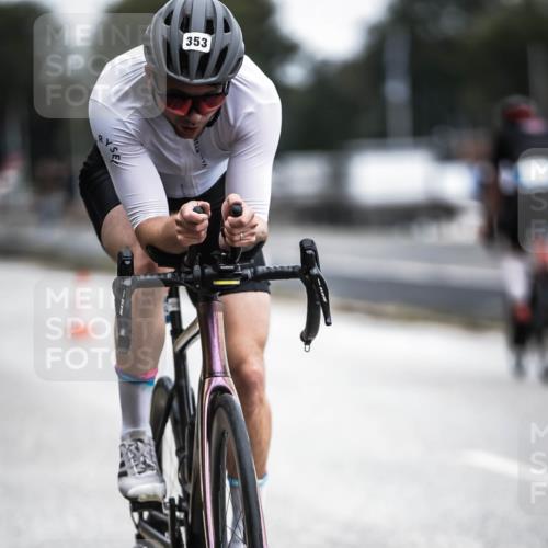 16.08.2026 - KN Förde Triathlon 2026 H.Heesch http://msf.ph/oto/9977059 16.08.2026 11:21:01 Radfahren 316, 353, 364, 379, 386, 410, 411, 430 meine-sportfotos.de