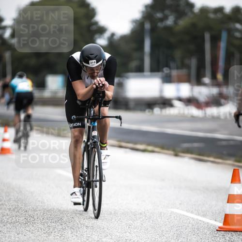 16.08.2026 - KN Förde Triathlon 2026 H.Heesch http://msf.ph/oto/9977068 16.08.2026 11:21:07 Radfahren 310, 316, 392 meine-sportfotos.de