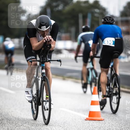 16.08.2026 - KN Förde Triathlon 2026 H.Heesch http://msf.ph/oto/9977078 16.08.2026 11:21:07 Radfahren 310, 316, 392 meine-sportfotos.de