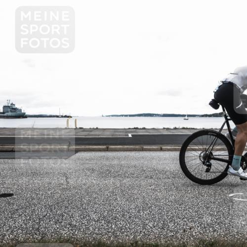 16.08.2026 - KN Förde Triathlon 2026 H.Heesch http://msf.ph/oto/9977089 16.08.2026 11:34:20 Radfahren 422, 424 meine-sportfotos.de