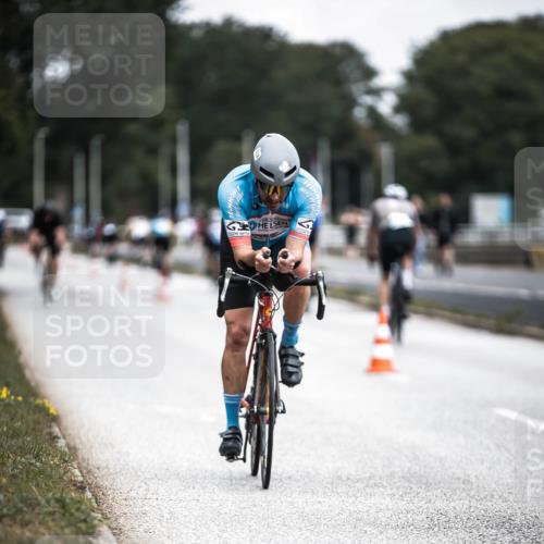 16.08.2026 - KN Förde Triathlon 2026 H.Heesch http://msf.ph/oto/9977092 16.08.2026 11:21:12 Radfahren 320, 338 meine-sportfotos.de