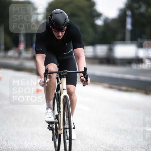 16.08.2026 - KN Förde Triathlon 2026 H.Heesch http://msf.ph/oto/9977154 16.08.2026 11:21:18 Radfahren 312, 320 meine-sportfotos.de