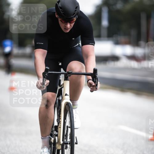 16.08.2026 - KN Förde Triathlon 2026 H.Heesch http://msf.ph/oto/9977163 16.08.2026 11:21:18 Radfahren 312, 320 meine-sportfotos.de