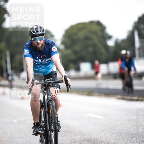 16.08.2026 - KN Förde Triathlon 2026 H.Heesch http://msf.ph/oto/9977448 16.08.2026 11:21:54 Radfahren 391, 438 meine-sportfotos.de