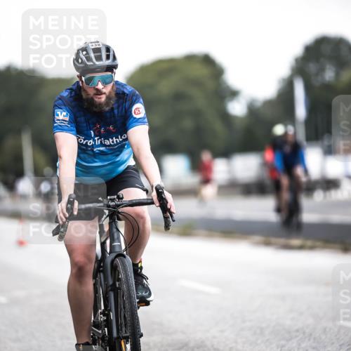 16.08.2026 - KN Förde Triathlon 2026 H.Heesch http://msf.ph/oto/9977456 16.08.2026 11:21:54 Radfahren 391, 438 meine-sportfotos.de