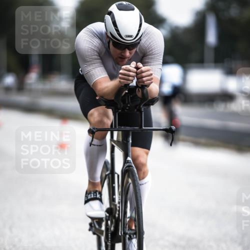 16.08.2026 - KN Förde Triathlon 2026 H.Heesch http://msf.ph/oto/9977557 16.08.2026 11:22:10 Radfahren 321 meine-sportfotos.de