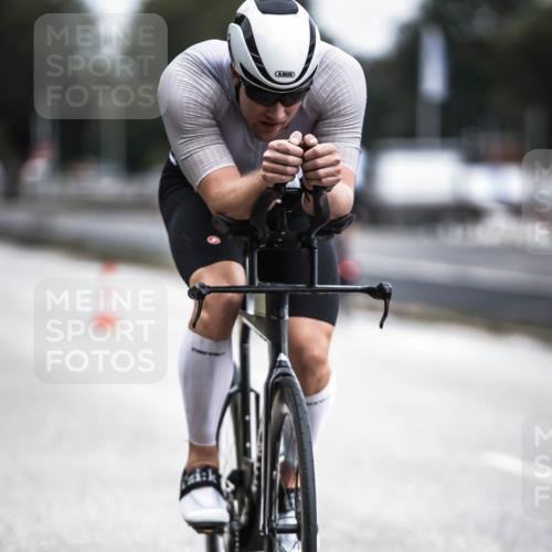 16.08.2026 - KN Förde Triathlon 2026 H.Heesch http://msf.ph/oto/9977558 16.08.2026 11:22:10 Radfahren 321 meine-sportfotos.de
