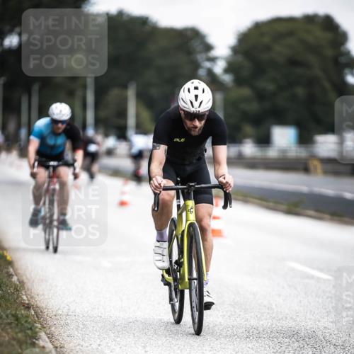 16.08.2026 - KN Förde Triathlon 2026 H.Heesch http://msf.ph/oto/9977562 16.08.2026 11:22:16 Radfahren 329, 375, 397, 400 meine-sportfotos.de