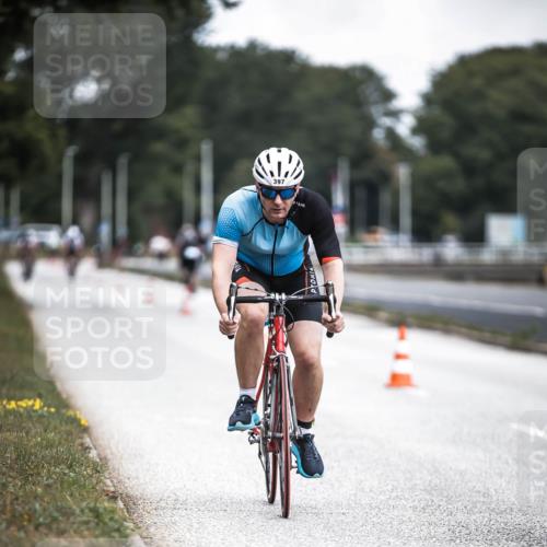 16.08.2026 - KN Förde Triathlon 2026 H.Heesch http://msf.ph/oto/9977582 16.08.2026 11:22:17 Radfahren 329, 375, 397, 400 meine-sportfotos.de