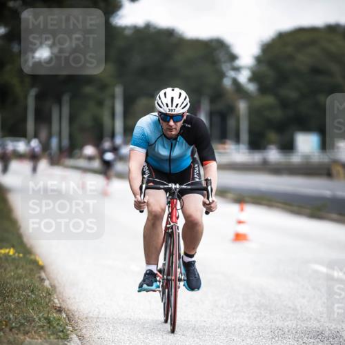 16.08.2026 - KN Förde Triathlon 2026 H.Heesch http://msf.ph/oto/9977585 16.08.2026 11:22:17 Radfahren 329, 375, 397, 400 meine-sportfotos.de