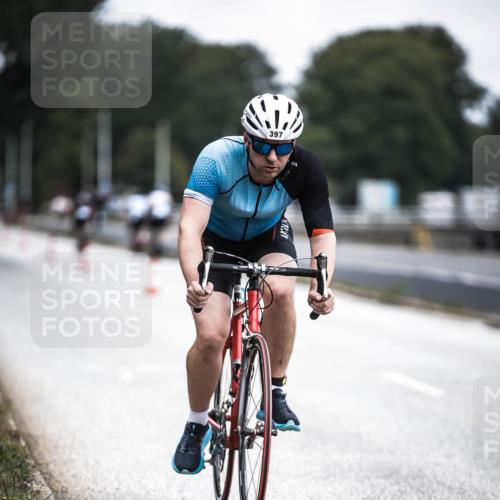 16.08.2026 - KN Förde Triathlon 2026 H.Heesch http://msf.ph/oto/9977598 16.08.2026 11:22:17 Radfahren 329, 375, 397, 400 meine-sportfotos.de