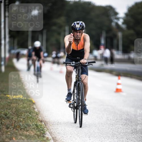 16.08.2026 - KN Förde Triathlon 2026 H.Heesch http://msf.ph/oto/9977827 16.08.2026 11:22:57 Radfahren 327, 388, 439 meine-sportfotos.de