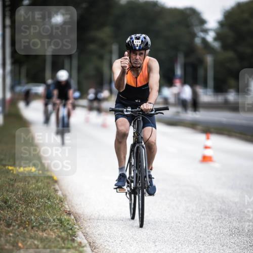 16.08.2026 - KN Förde Triathlon 2026 H.Heesch http://msf.ph/oto/9977829 16.08.2026 11:22:57 Radfahren 327, 388, 439 meine-sportfotos.de