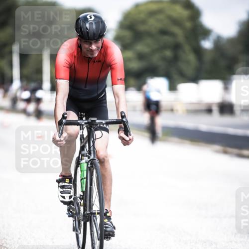 16.08.2026 - KN Förde Triathlon 2026 H.Heesch http://msf.ph/oto/9978076 16.08.2026 11:30:37 Radfahren 425, 428, 430, 438 meine-sportfotos.de