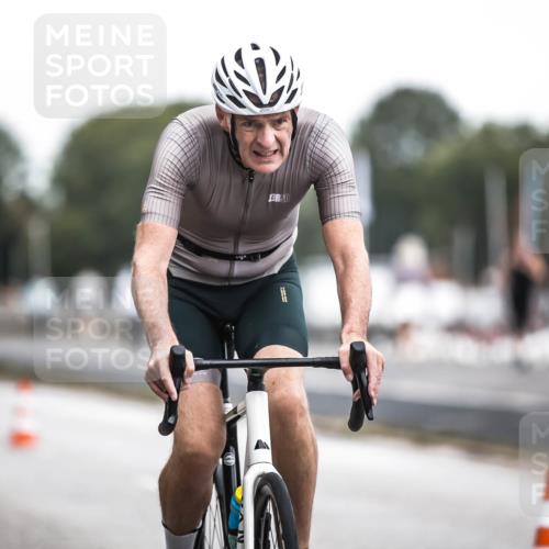 16.08.2026 - KN Förde Triathlon 2026 H.Heesch http://msf.ph/oto/9978081 16.08.2026 11:23:29 Radfahren 316, 370, 395 meine-sportfotos.de