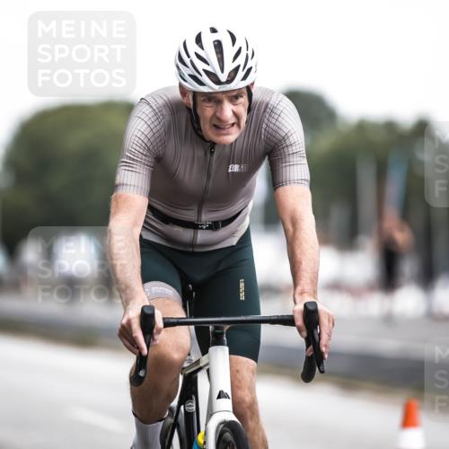 16.08.2026 - KN Förde Triathlon 2026 H.Heesch http://msf.ph/oto/9978085 16.08.2026 11:23:29 Radfahren 316, 370, 395 meine-sportfotos.de