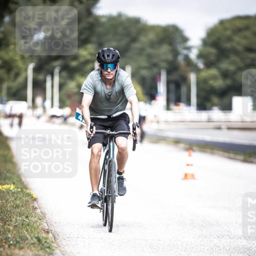 16.08.2026 - KN Förde Triathlon 2026 H.Heesch http://msf.ph/oto/9978101 16.08.2026 11:30:40 Radfahren 386, 425, 428, 430, 438 meine-sportfotos.de