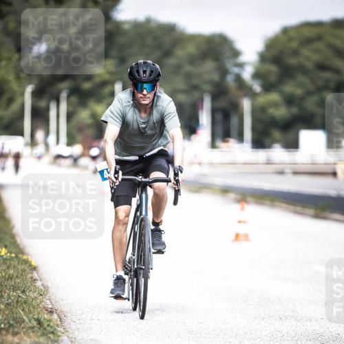 16.08.2026 - KN Förde Triathlon 2026 H.Heesch http://msf.ph/oto/9978105 16.08.2026 11:30:41 Radfahren 386, 411, 425, 428, 430, 438 meine-sportfotos.de