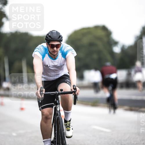 16.08.2026 - KN Förde Triathlon 2026 H.Heesch http://msf.ph/oto/9978106 16.08.2026 11:23:34 Radfahren 320, 364, 410 meine-sportfotos.de