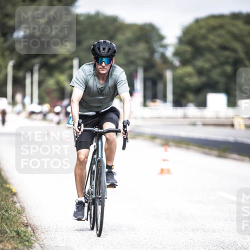 16.08.2026 - KN Förde Triathlon 2026 H.Heesch http://msf.ph/oto/9978108 16.08.2026 11:30:41 Radfahren 386, 411, 425, 428, 430, 438 meine-sportfotos.de