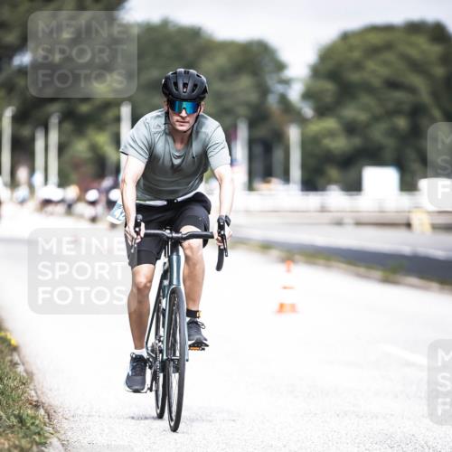 16.08.2026 - KN Förde Triathlon 2026 H.Heesch http://msf.ph/oto/9978110 16.08.2026 11:30:41 Radfahren 386, 411, 425, 428, 430, 438 meine-sportfotos.de