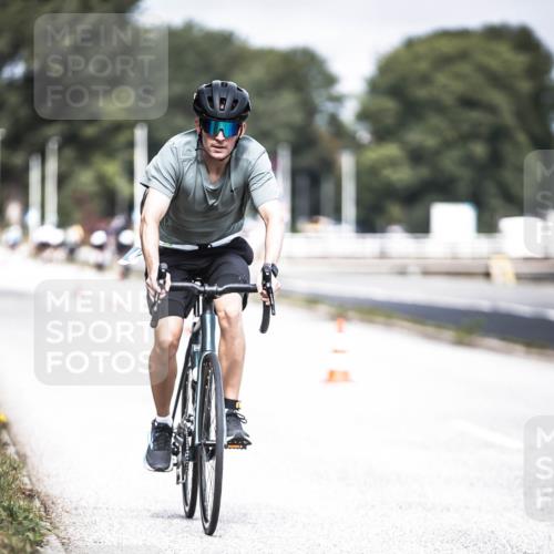 16.08.2026 - KN Förde Triathlon 2026 H.Heesch http://msf.ph/oto/9978112 16.08.2026 11:30:41 Radfahren 386, 411, 425, 428, 430, 438 meine-sportfotos.de
