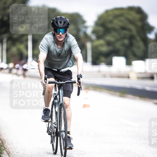 16.08.2026 - KN Förde Triathlon 2026 H.Heesch http://msf.ph/oto/9978120 16.08.2026 11:30:41 Radfahren 386, 411, 425, 428, 430, 438 meine-sportfotos.de