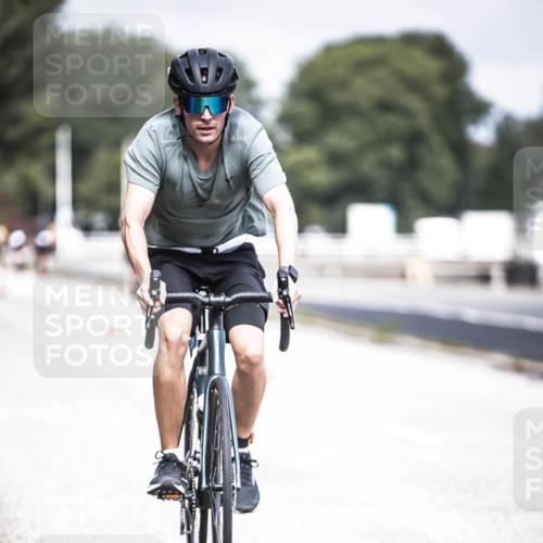 16.08.2026 - KN Förde Triathlon 2026 H.Heesch http://msf.ph/oto/9978128 16.08.2026 11:30:41 Radfahren 386, 411, 425, 428, 430, 438 meine-sportfotos.de