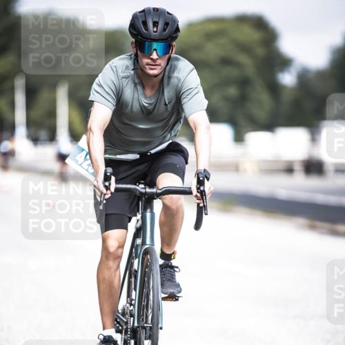 16.08.2026 - KN Förde Triathlon 2026 H.Heesch http://msf.ph/oto/9978136 16.08.2026 11:30:41 Radfahren 386, 411, 425, 428, 430, 438 meine-sportfotos.de