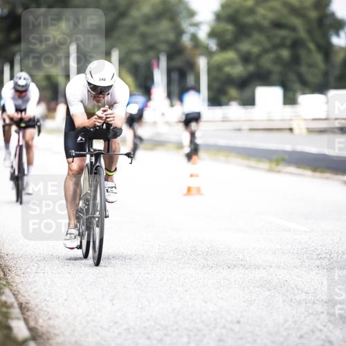 16.08.2026 - KN Förde Triathlon 2026 H.Heesch http://msf.ph/oto/9978140 16.08.2026 11:30:49 Radfahren 353, 411 meine-sportfotos.de