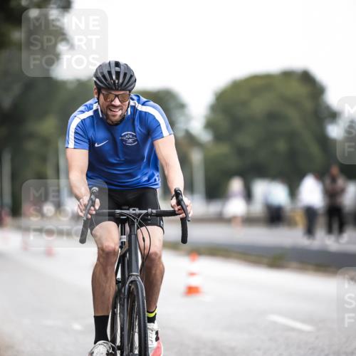 16.08.2026 - KN Förde Triathlon 2026 H.Heesch http://msf.ph/oto/9978157 16.08.2026 11:23:53 Radfahren 304, 374, 385, 392, 407, 422 meine-sportfotos.de