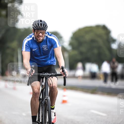 16.08.2026 - KN Förde Triathlon 2026 H.Heesch http://msf.ph/oto/9978159 16.08.2026 11:23:53 Radfahren 304, 374, 385, 392, 407, 422 meine-sportfotos.de