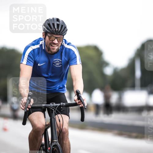 16.08.2026 - KN Förde Triathlon 2026 H.Heesch http://msf.ph/oto/9978175 16.08.2026 11:23:54 Radfahren 304, 374, 385, 392, 407, 422 meine-sportfotos.de