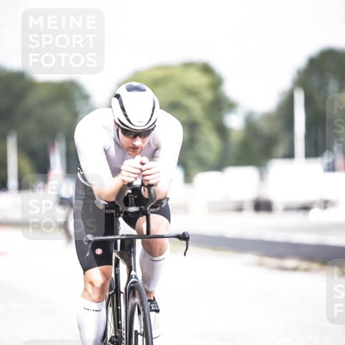 16.08.2026 - KN Förde Triathlon 2026 H.Heesch http://msf.ph/oto/9978200 16.08.2026 11:31:10 Radfahren 379, 388, 427 meine-sportfotos.de