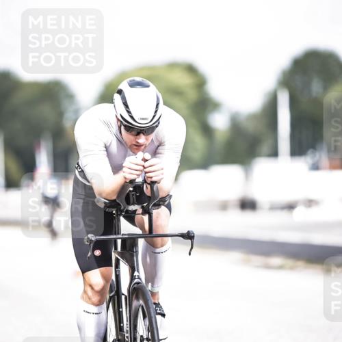 16.08.2026 - KN Förde Triathlon 2026 H.Heesch http://msf.ph/oto/9978202 16.08.2026 11:31:10 Radfahren 379, 388, 427 meine-sportfotos.de
