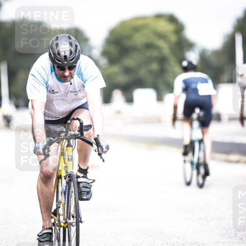 16.08.2026 - KN Förde Triathlon 2026 H.Heesch http://msf.ph/oto/9978210 16.08.2026 11:31:12 Radfahren 357, 427 meine-sportfotos.de