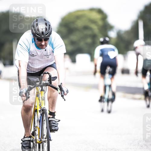 16.08.2026 - KN Förde Triathlon 2026 H.Heesch http://msf.ph/oto/9978214 16.08.2026 11:31:12 Radfahren 357, 427 meine-sportfotos.de