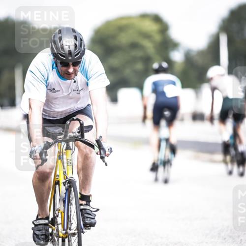 16.08.2026 - KN Förde Triathlon 2026 H.Heesch http://msf.ph/oto/9978216 16.08.2026 11:31:12 Radfahren 357, 427 meine-sportfotos.de